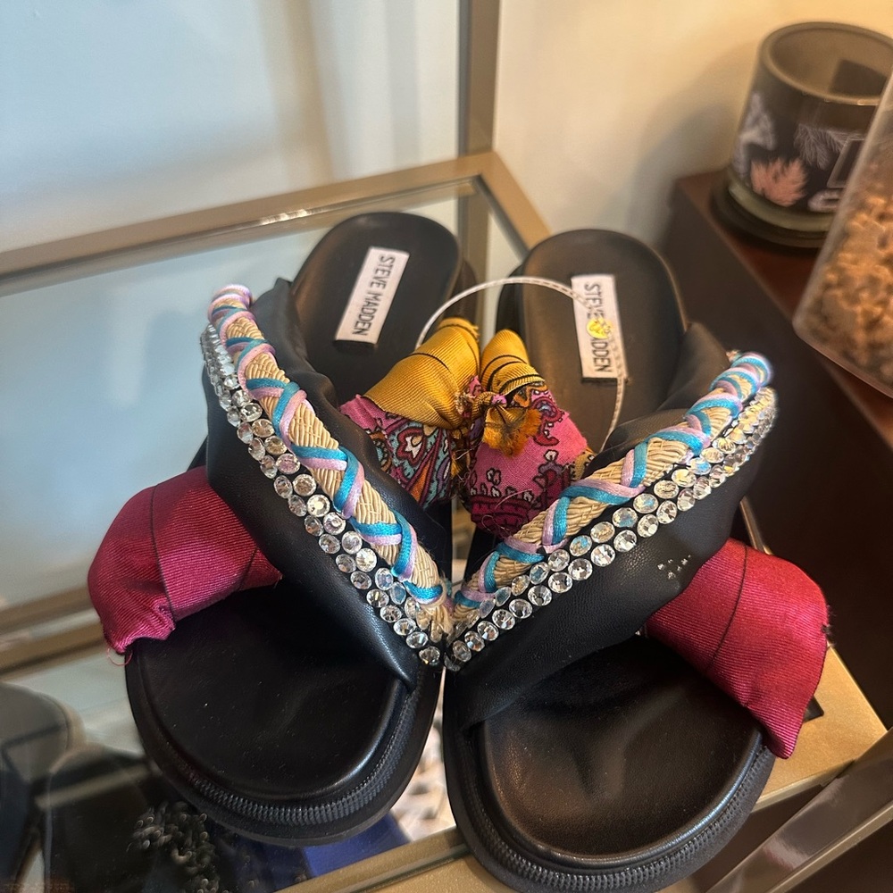 Steve Madden Black and Pink Sparkly Festival Boho Sandals
